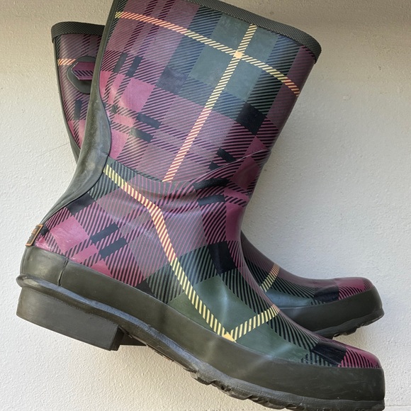 L.L.Bean Wellie Mid-Calf, Tartan Plaid Rubber Boots for Women - Picture 2 of 7